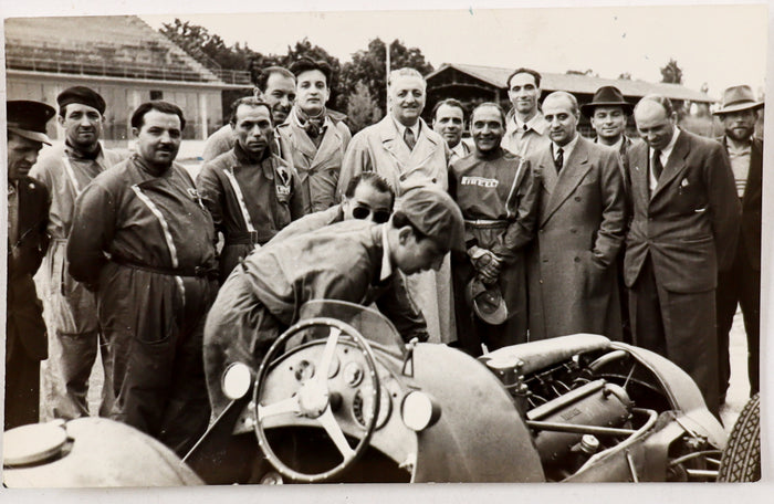 Enzo und Dino Ferrari bei Testfahrten 1949