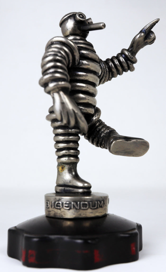Michelin Kühlerfigur Skinny Bibendum von 1910-1913
